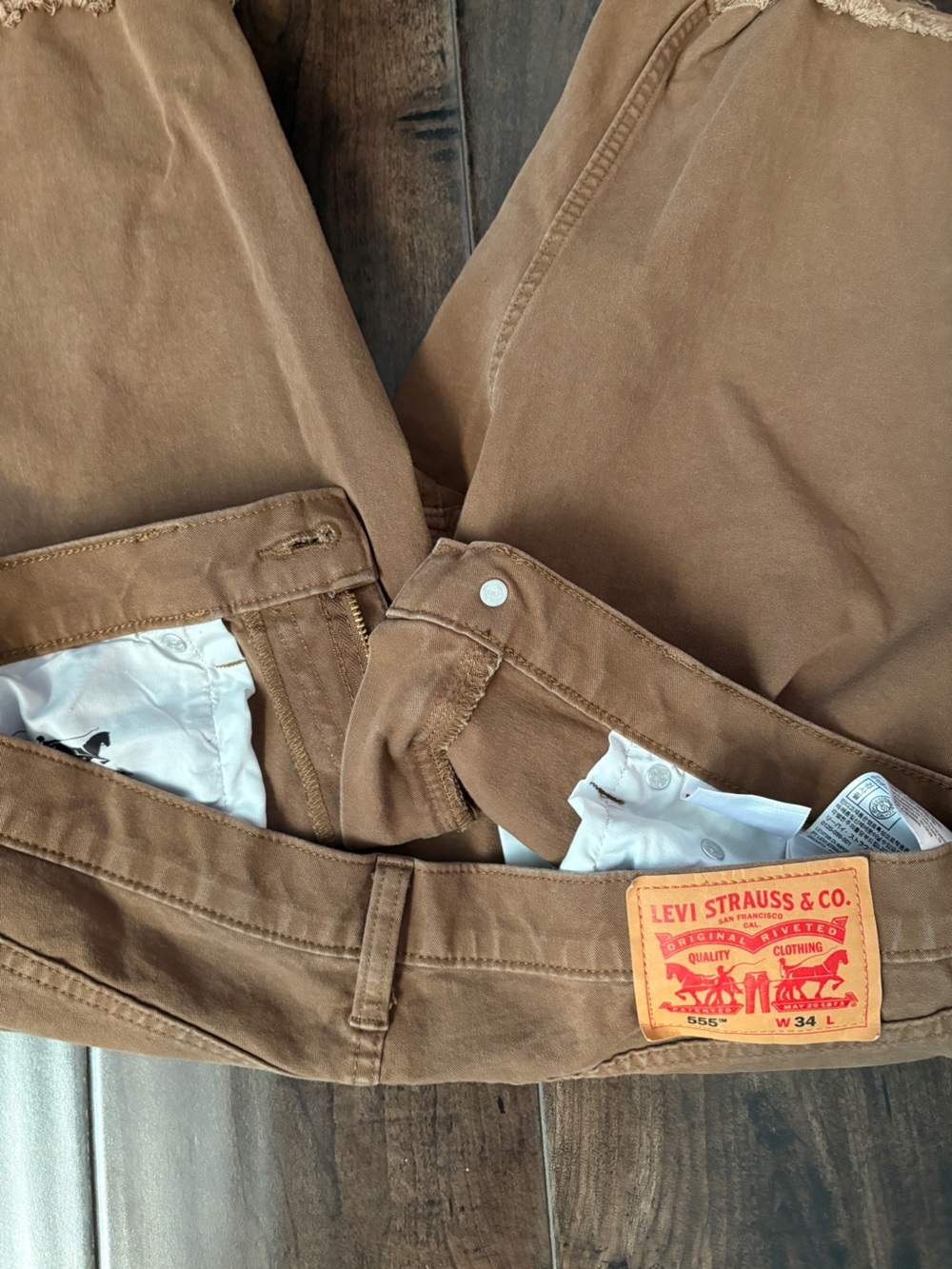 Levi’s 555 Cut-Off Jorts Men’s 34 | Tan Denim Frayed Hem Shorts - Picture 5 of 5